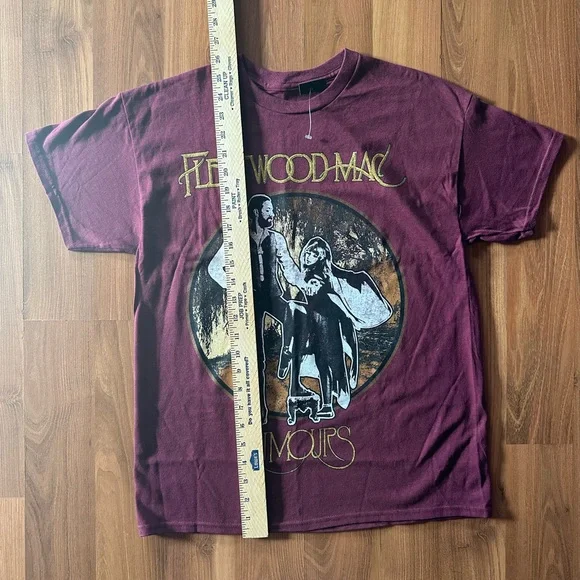 NWT Fleetwood Mac Rumours Glitter T-Shirt size small π Hot Topic - Picture 5 of 7
